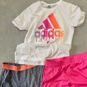 Adidas Girls Medium Short Sleeve Shirt.